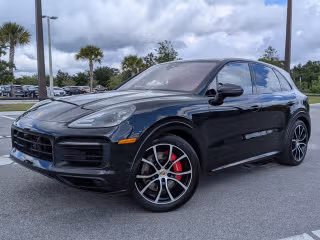 2023 Porsche Cayenne GTS's photo