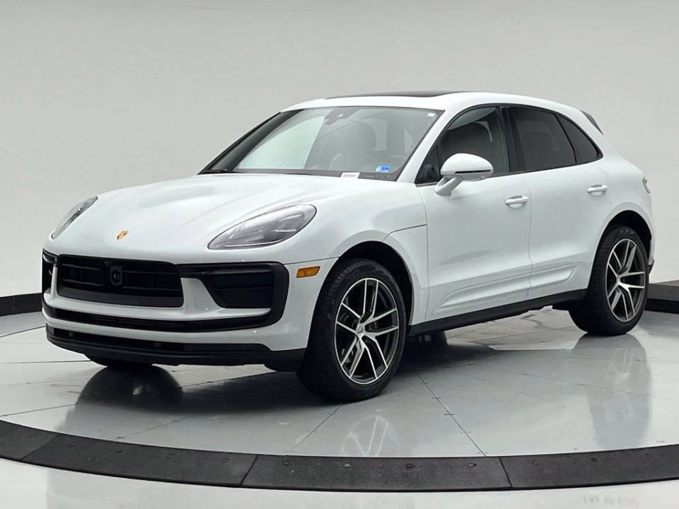 2026 Porsche Macan Base