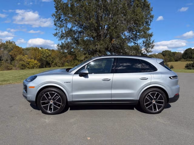 2026 Porsche Cayenne E-Hybrid - Photo 10
