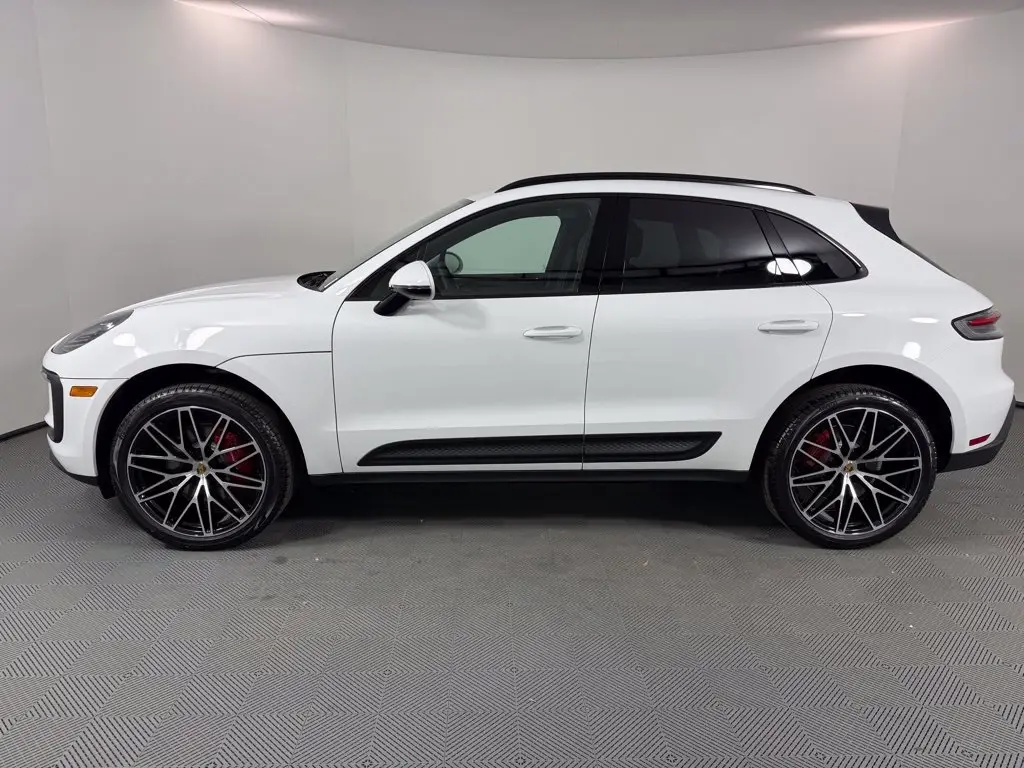 2026 Porsche Macan S - Photo 16