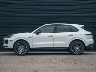2025 Porsche Cayenne E-Hybrid - Photo 13