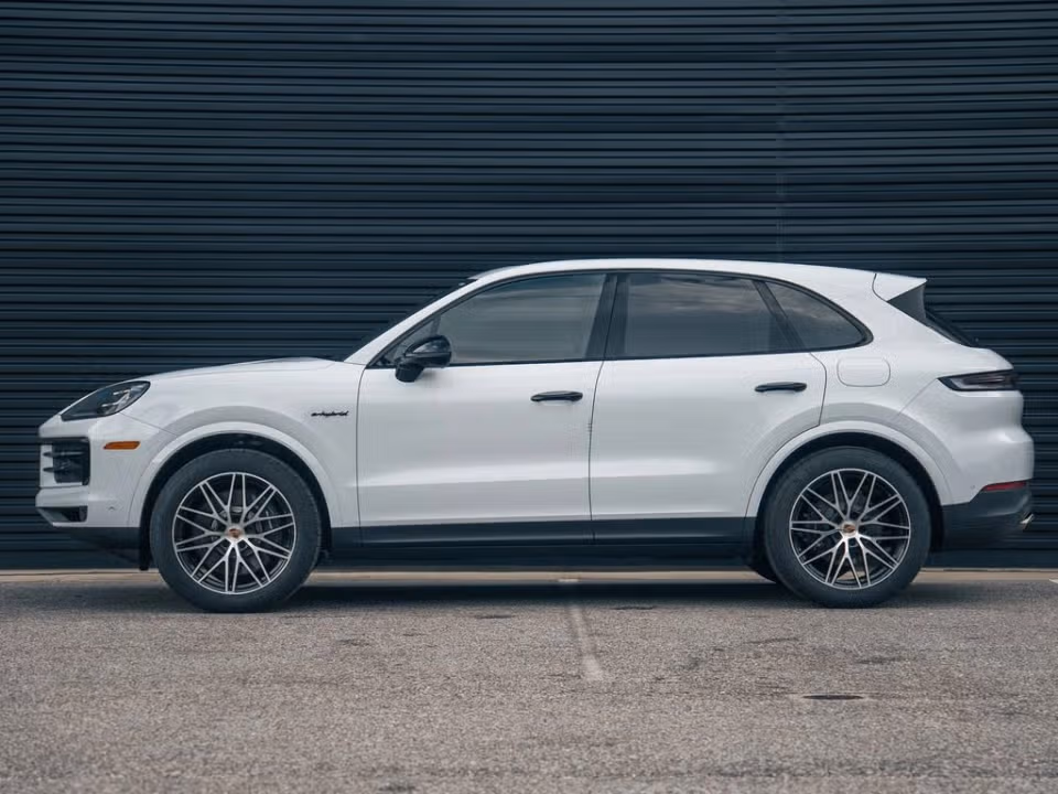 2025 Porsche Cayenne E-Hybrid - Photo 11