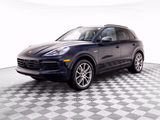 2021 Porsche Cayenne E-Hybrid's photo