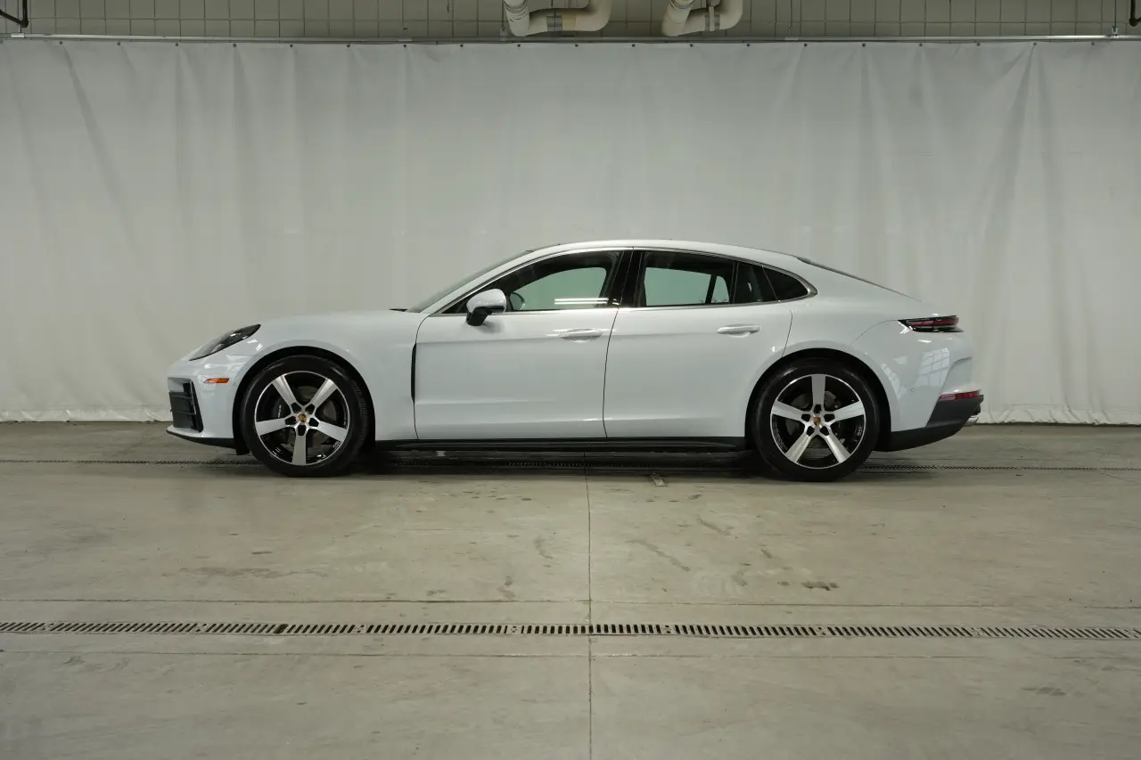 2025 Porsche Panamera Base - Photo 16