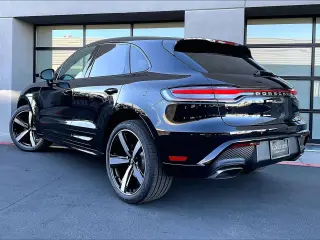 2026 Porsche Macan - Photo 21