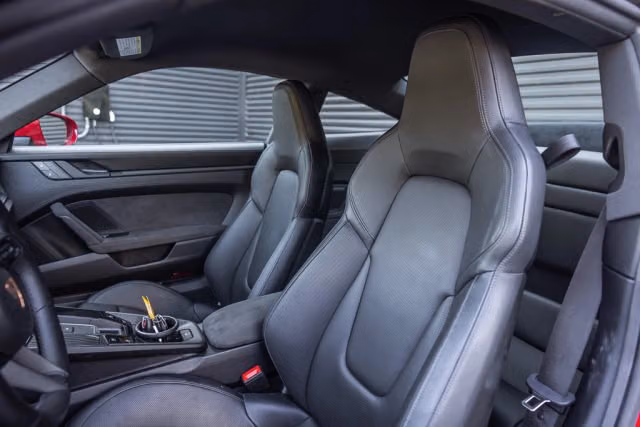 2024 Porsche 911 GTS - Photo 34