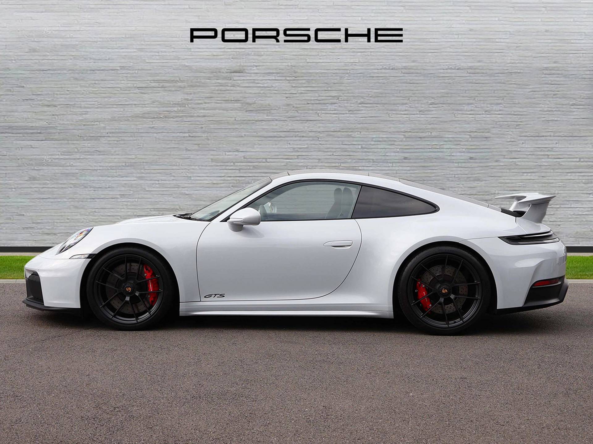 911 Carrera 4 GTS, photo 2 of 34