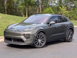 2025 Porsche Macan Macan Electric's photo