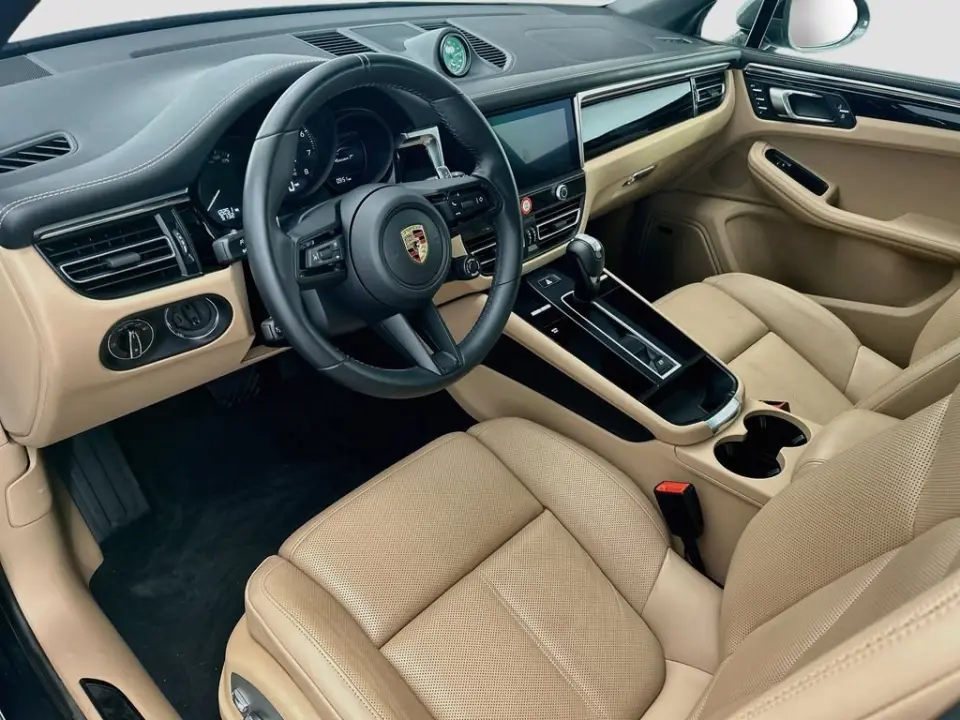 2025 Porsche Macan Base - Photo 31