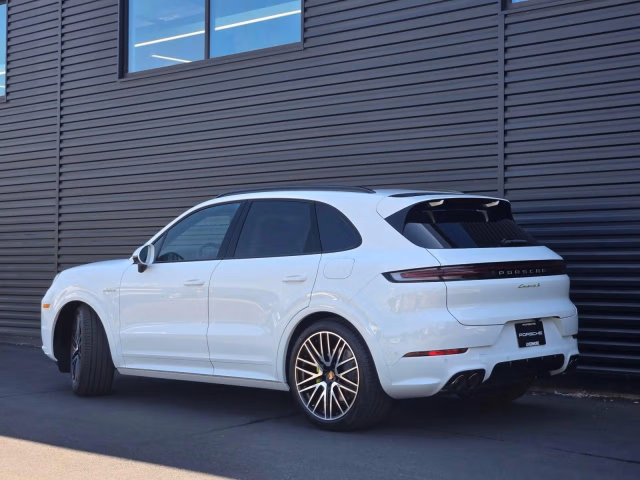 2025 Porsche Cayenne S E-Hybrid - Photo 28