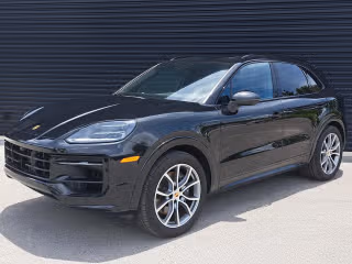 2025 Porsche Cayenne -'s photo
