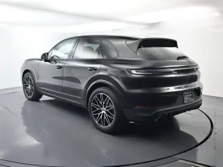 2025 Porsche Cayenne Base - Photo 21
