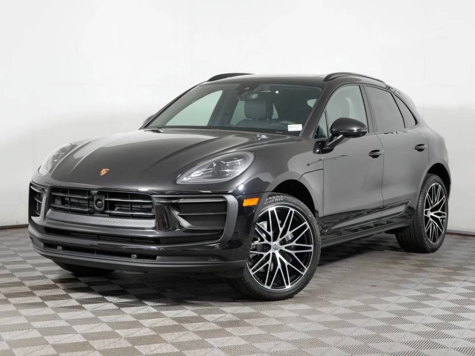 2026 Porsche Macan Base