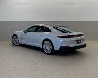 2026 Porsche Panamera Base - Photo 17