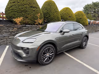 2025 Porsche Macan