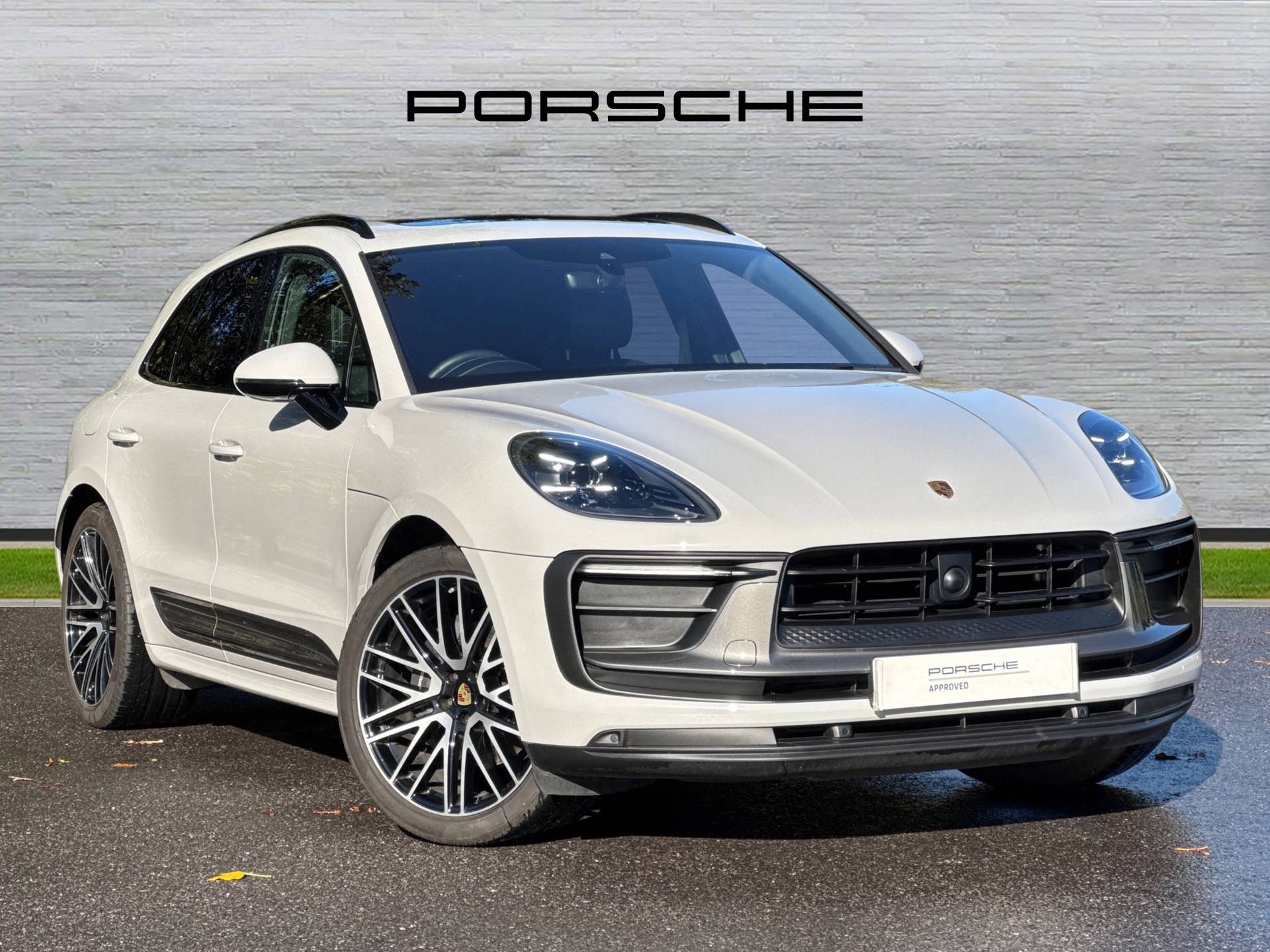 Macan T, photo 1 of 37