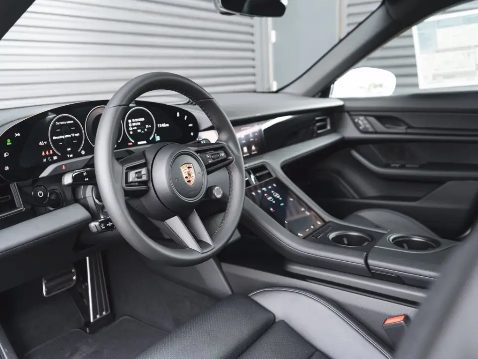 2026 Porsche Taycan Base - Photo 31