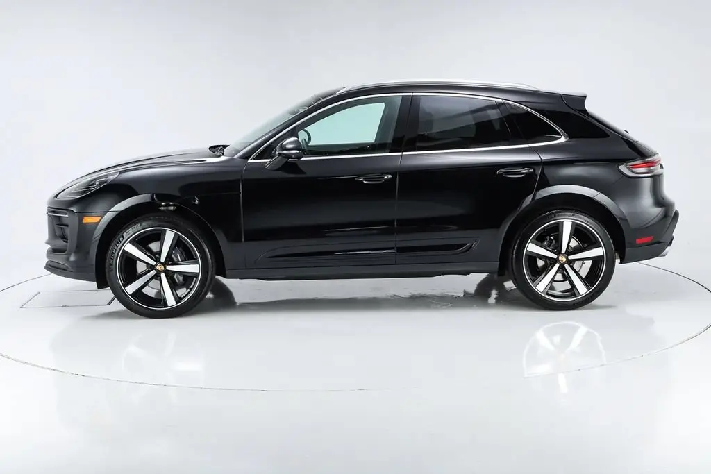 2026 Porsche Macan Base - Photo 16