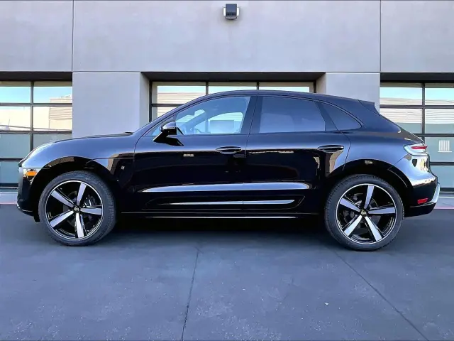 2026 Porsche Macan - Photo 14