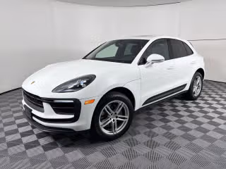 2022 Porsche Macan -'s photo