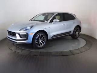 2024 Porsche Macan's photo