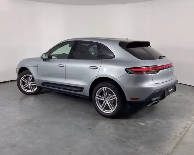 2025 Porsche Macan Base - Photo 18