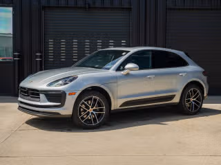 2025 Porsche Macan's photo