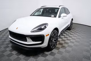 2026 Porsche Macan T's photo