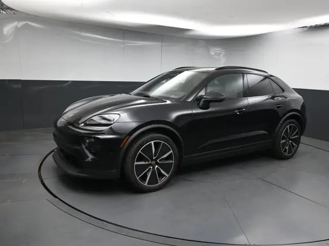 2025 Porsche Macan S - Photo 30
