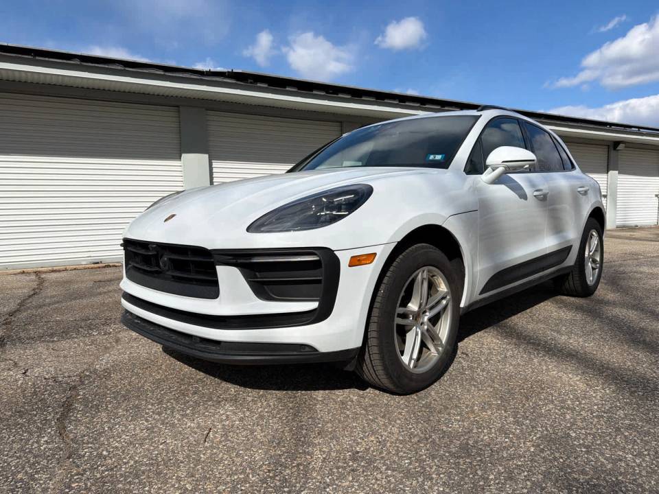 2025 Porsche Macan Base
