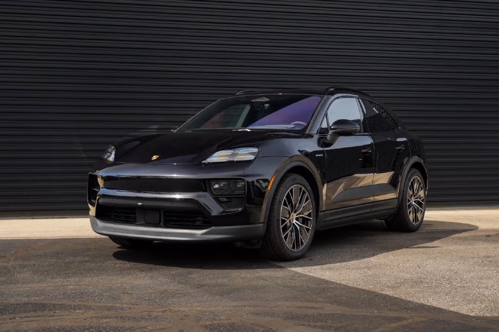 2026 Porsche Macan Base - Photo 4