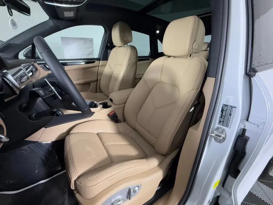 2026 Porsche Macan T - Photo 39