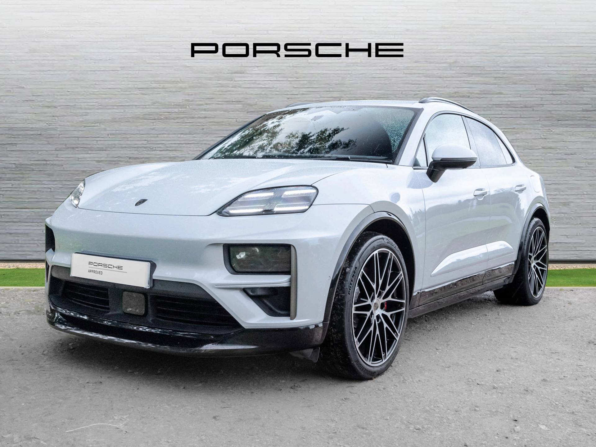 Macan Turbo, photo 2 of 34
