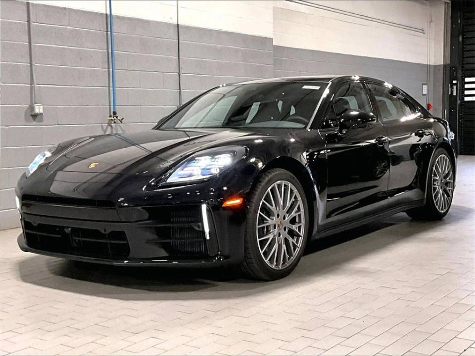 2026 Porsche Panamera Base