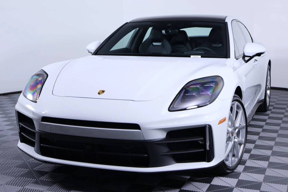 2025 Porsche Panamera Base