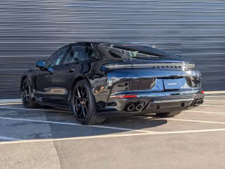 2026 Porsche Panamera Base - Photo 17