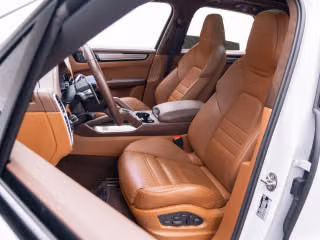 2023 Porsche Cayenne Turbo - Photo 33
