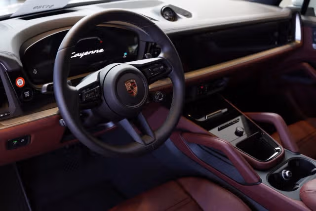 2026 Porsche Cayenne E-Hybrid - Photo 26