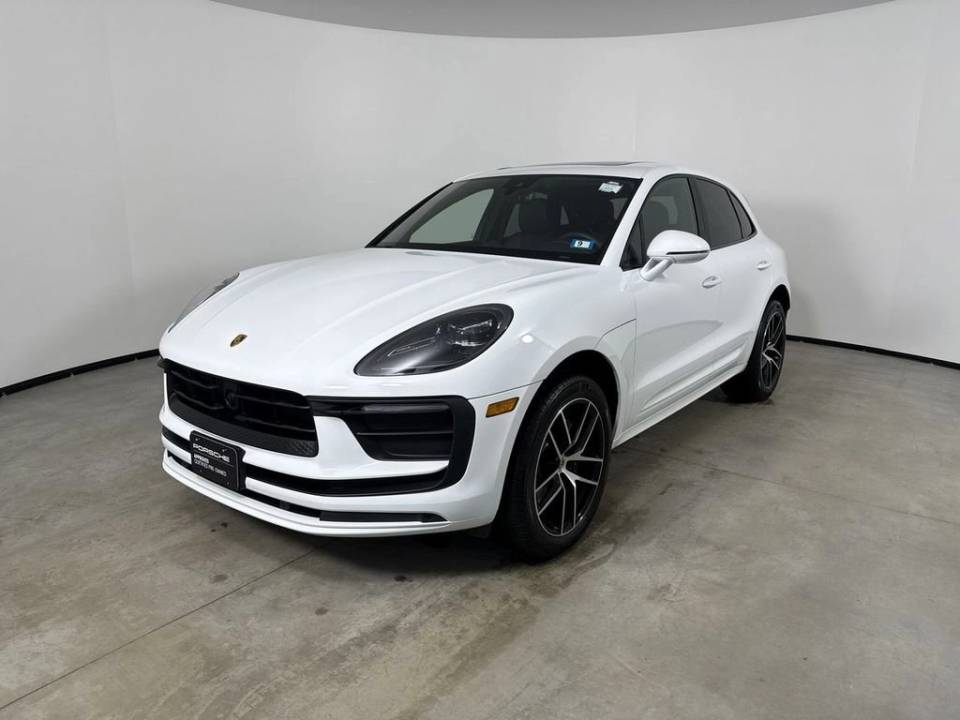2025 Porsche Macan Base