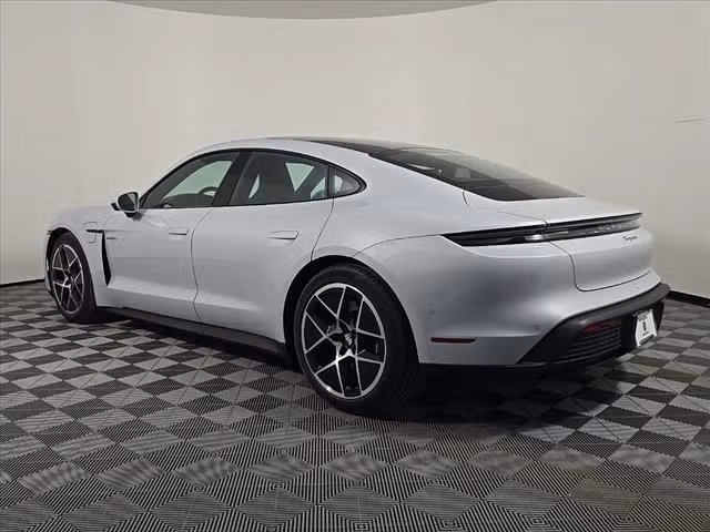 2025 Porsche Taycan Base - Photo 19