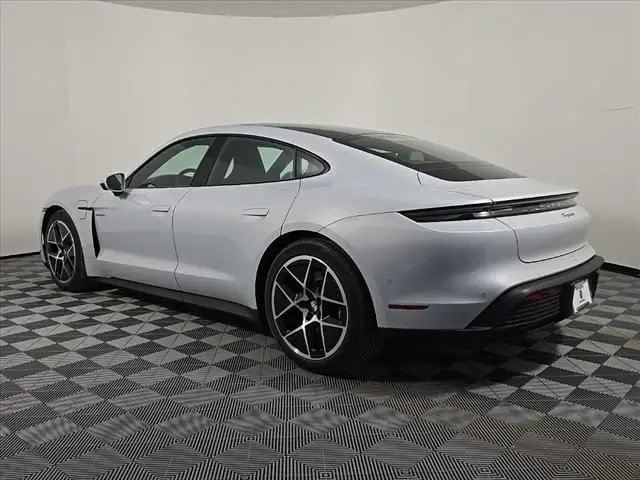 2025 Porsche Taycan Base - Photo 23
