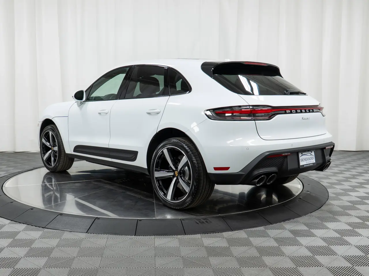 2025 Porsche Macan - Photo 24