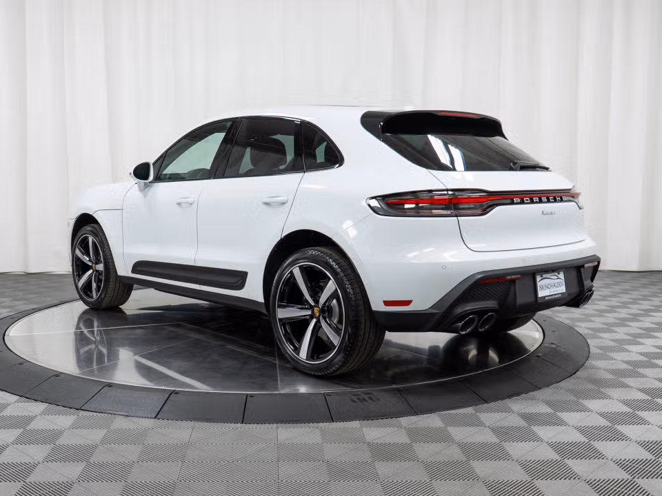 2025 Porsche Macan - Photo 19