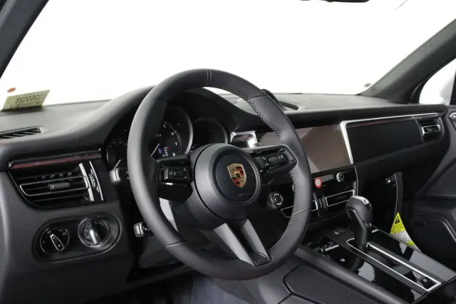 2026 Porsche Macan GTS - Photo 22