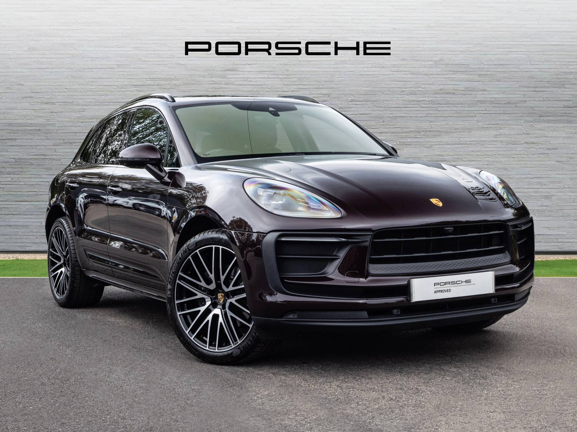 Macan, photo 1 of 45