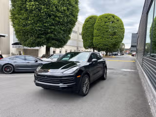 2023 Porsche Cayenne Platinum Edition's photo