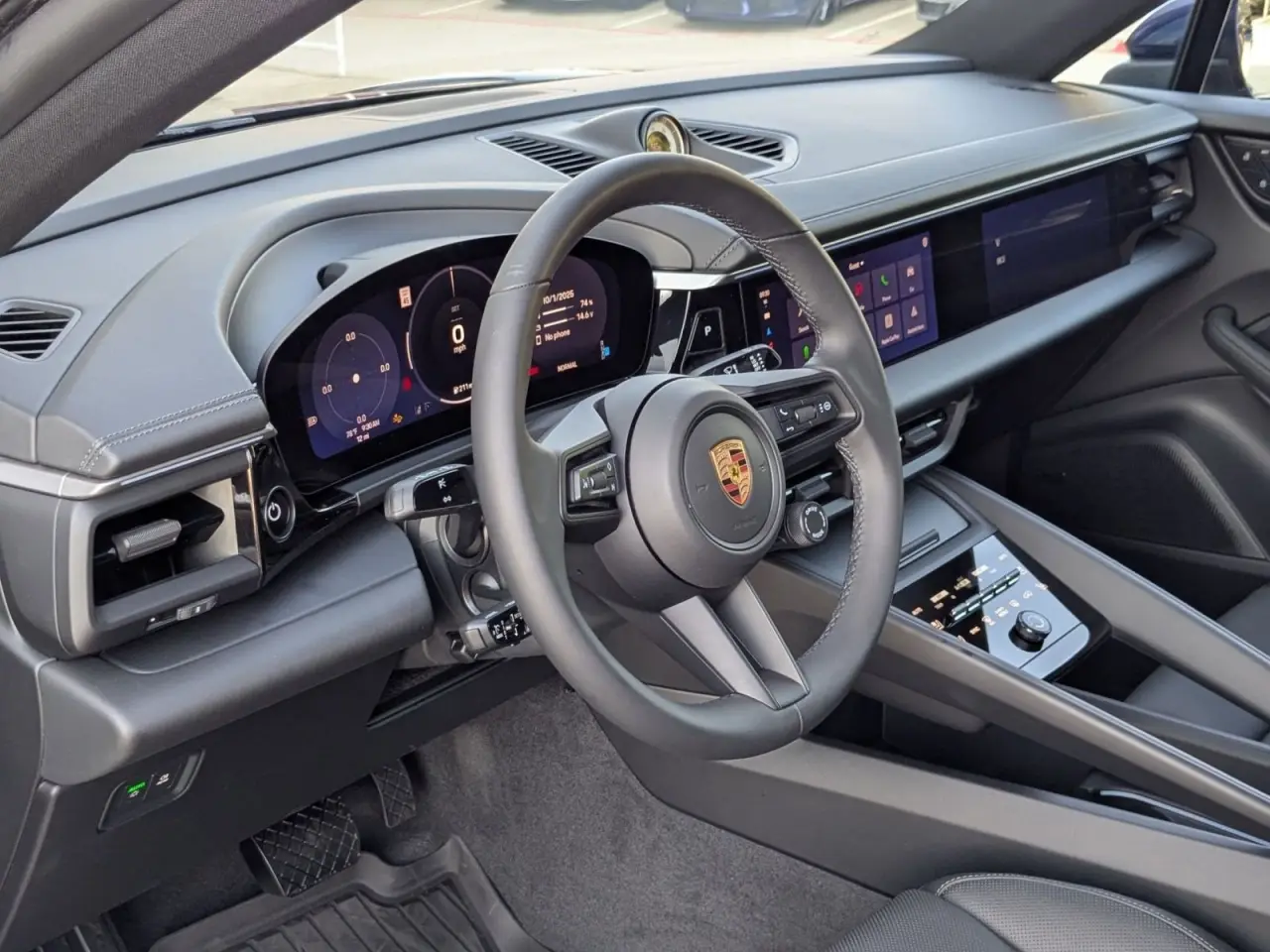 2025 Porsche Macan Base - Photo 32