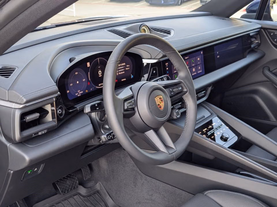 2025 Porsche Macan Base - Photo 27