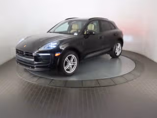 2024 Porsche Macan's photo