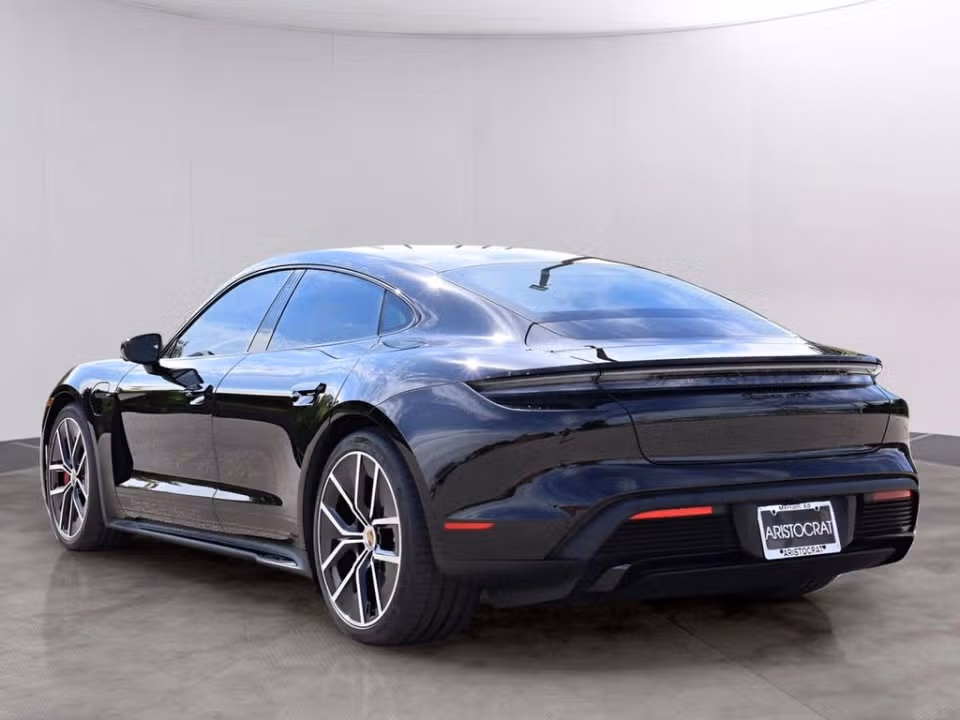 2025 Porsche Taycan GTS - Photo 19